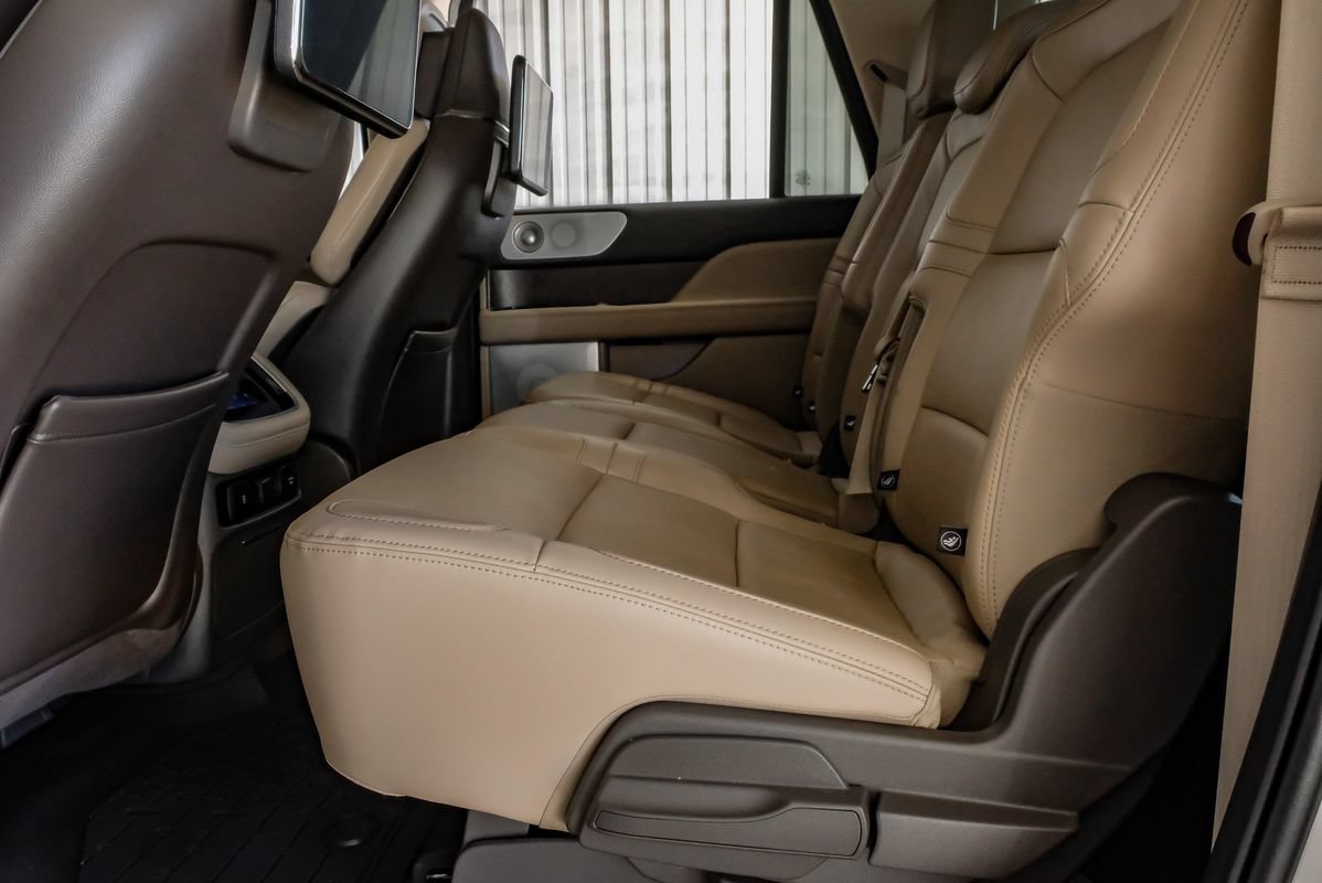 Used 2023 Lincoln Navigator L Reserve AWD/4WD image 37