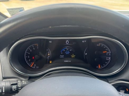 Used 2022 Jeep Grand Cherokee Laredo X image 17