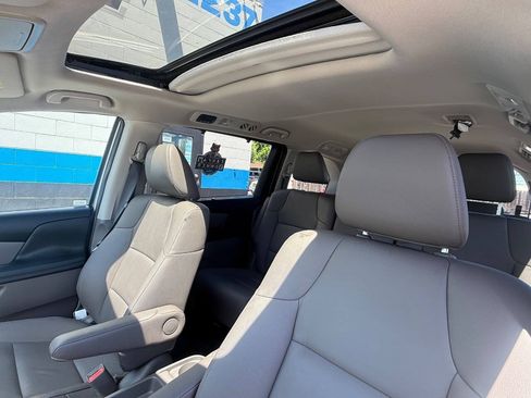 Used 2015 Honda Odyssey EX-L image 10
