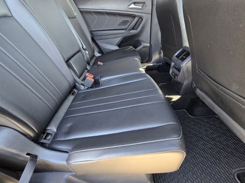 Used 2022 Volkswagen Tiguan SE R-Line image 15