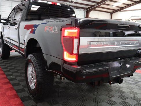 Used 2022 Ford F250 Platinum w/ FX4 Off-Road Package AWD/4WD image 26
