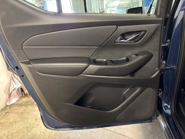 Used 2023 Chevrolet Traverse LT FWD image 28
