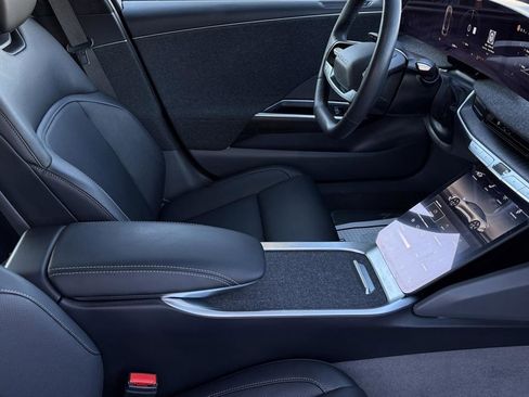 Used 2024 Lucid Air Touring image 42