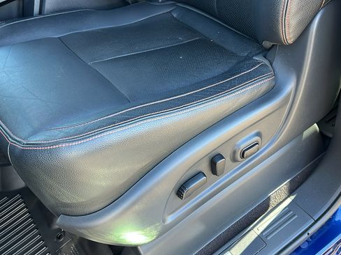 Used 2023 Nissan Titan PRO-4X w/ Pro-4x Convenience Package AWD/4WD image 19