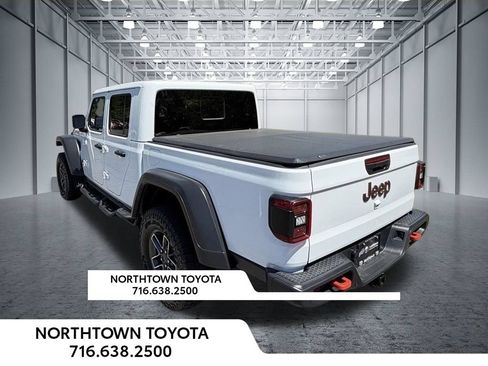 Used 2025 Jeep Gladiator Mojave w/ Safety Group AWD/4WD image 4