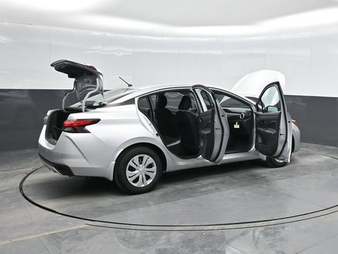 Used 2025 Nissan Versa S w/ Trunk Package FWD image 51