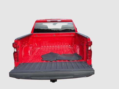 Used 2024 Chevrolet Silverado 1500 LT AWD/4WD image 16