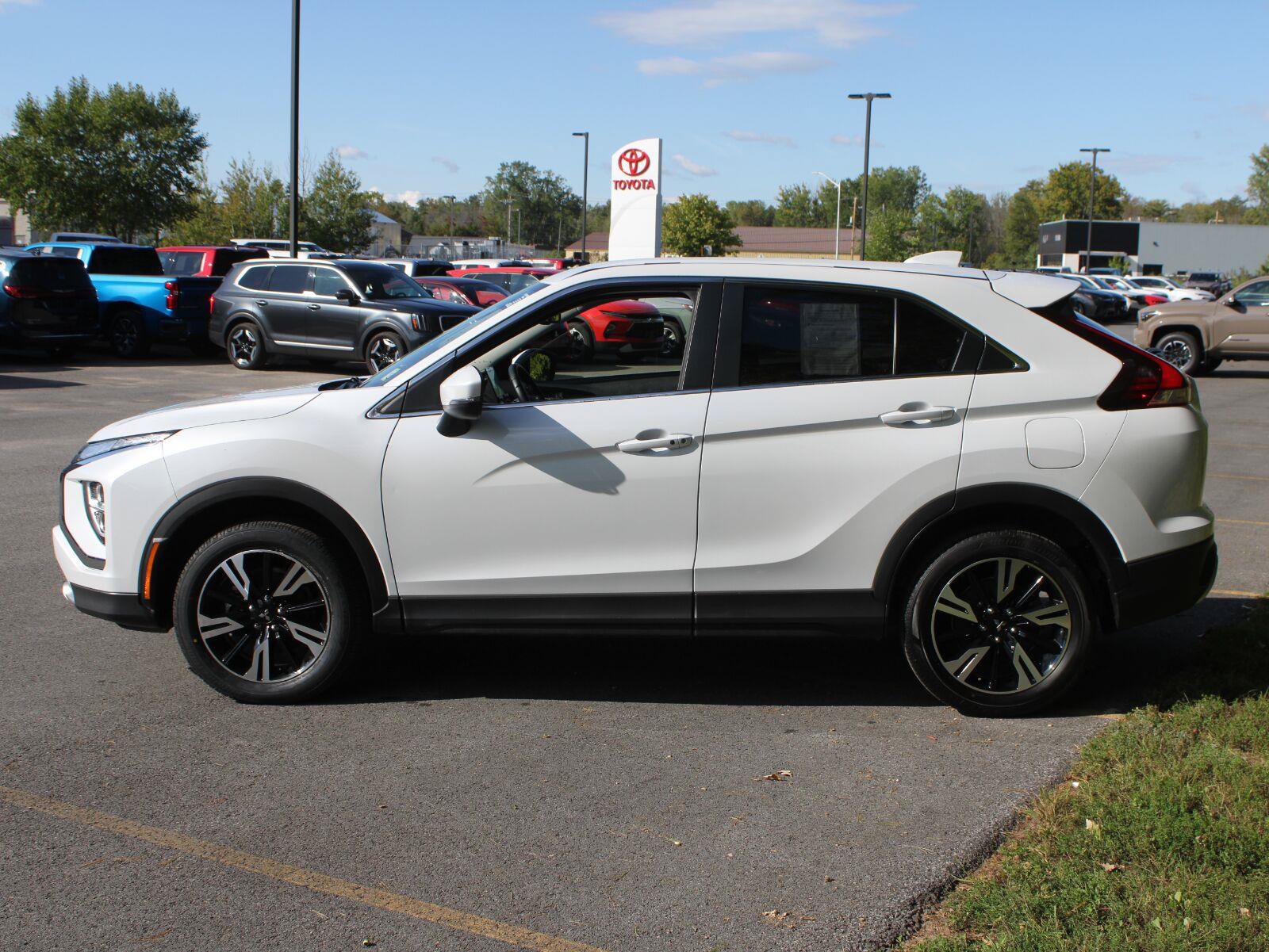 Used 2025 Mitsubishi Eclipse Cross SE AWD/4WD image 5