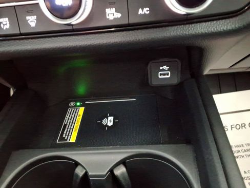 Certified 2023 Honda HR-V EX-L image 27
