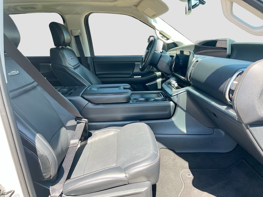 Used 2025 Ford Expedition Max Platinum AWD/4WD image 32
