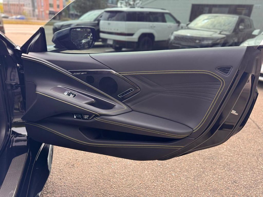 Used 2025 Chevrolet Corvette Z06 w/ Stealth Interior Trim Package RWD image 30