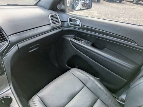 Used 2022 Jeep Grand Cherokee Limited RWD image 17