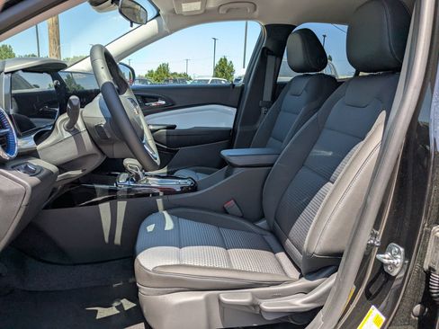 New 2025 Chevrolet Trax LT w/ Driver Confidence Package image 15