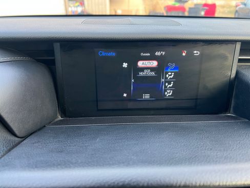 Used 2018 Lexus IS 300 AWD image 24