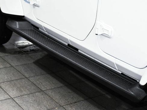 Used 2022 Jeep Wrangler Unlimited Sahara image 70