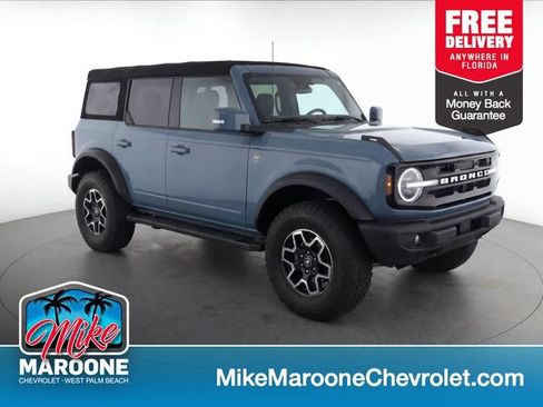 Used 2023 Ford Bronco Outer Banks w/ Sasquatch Package AWD/4WD image 1