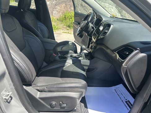 Used 2021 Jeep Cherokee Limited AWD/4WD image 20