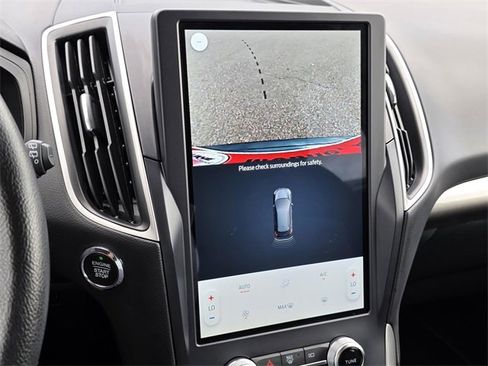 Used 2024 Ford Edge SE w/ Black Appearance Package image 14