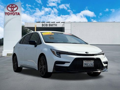 Certified 2024 Toyota Corolla SE FWD image 4