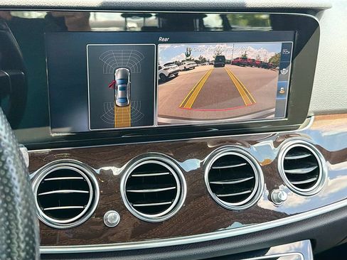 Used 2017 Mercedes-Benz E 300 4MATIC image 15