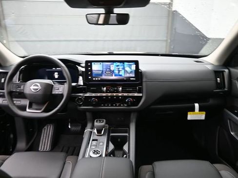 New 2026 Nissan Pathfinder SL image 27