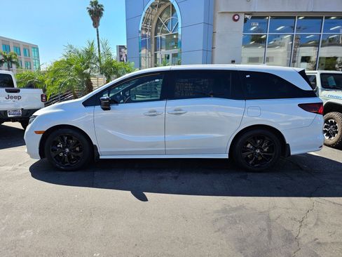 Used 2023 Honda Odyssey Sport image 4