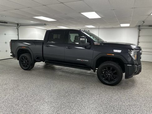 Used 2024 GMC Sierra 2500 AT4 w/ AT4 Premium Plus Package AWD/4WD image 2