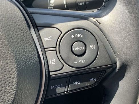 Used 2020 Toyota RAV4 XLE Premium FWD image 28