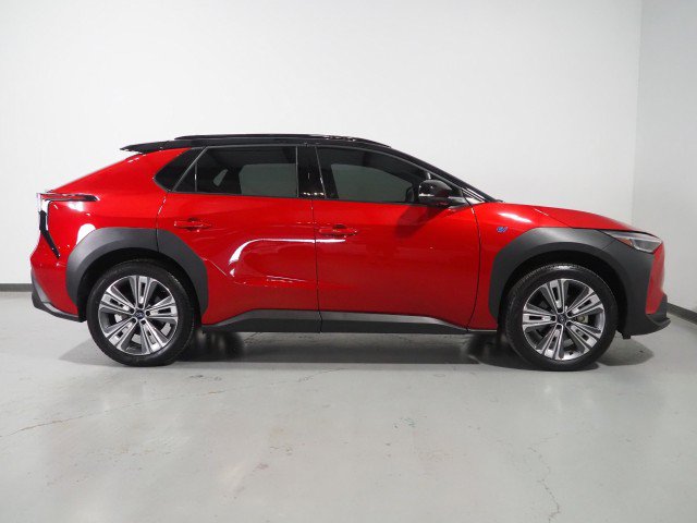 Used 2023 Subaru Solterra Touring AWD/4WD image 5