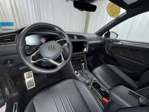Used 2024 Volkswagen Tiguan SE R-Line image 11