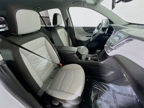 Used 2020 Chevrolet Equinox LT image 25