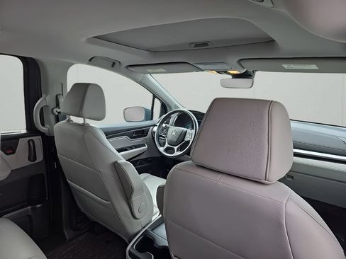 Used 2023 Honda Odyssey EX-L image 17