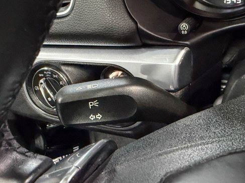 Used 2015 Porsche Boxster image 17