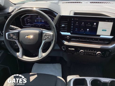 Used 2025 Chevrolet Silverado 1500 LT AWD/4WD image 13