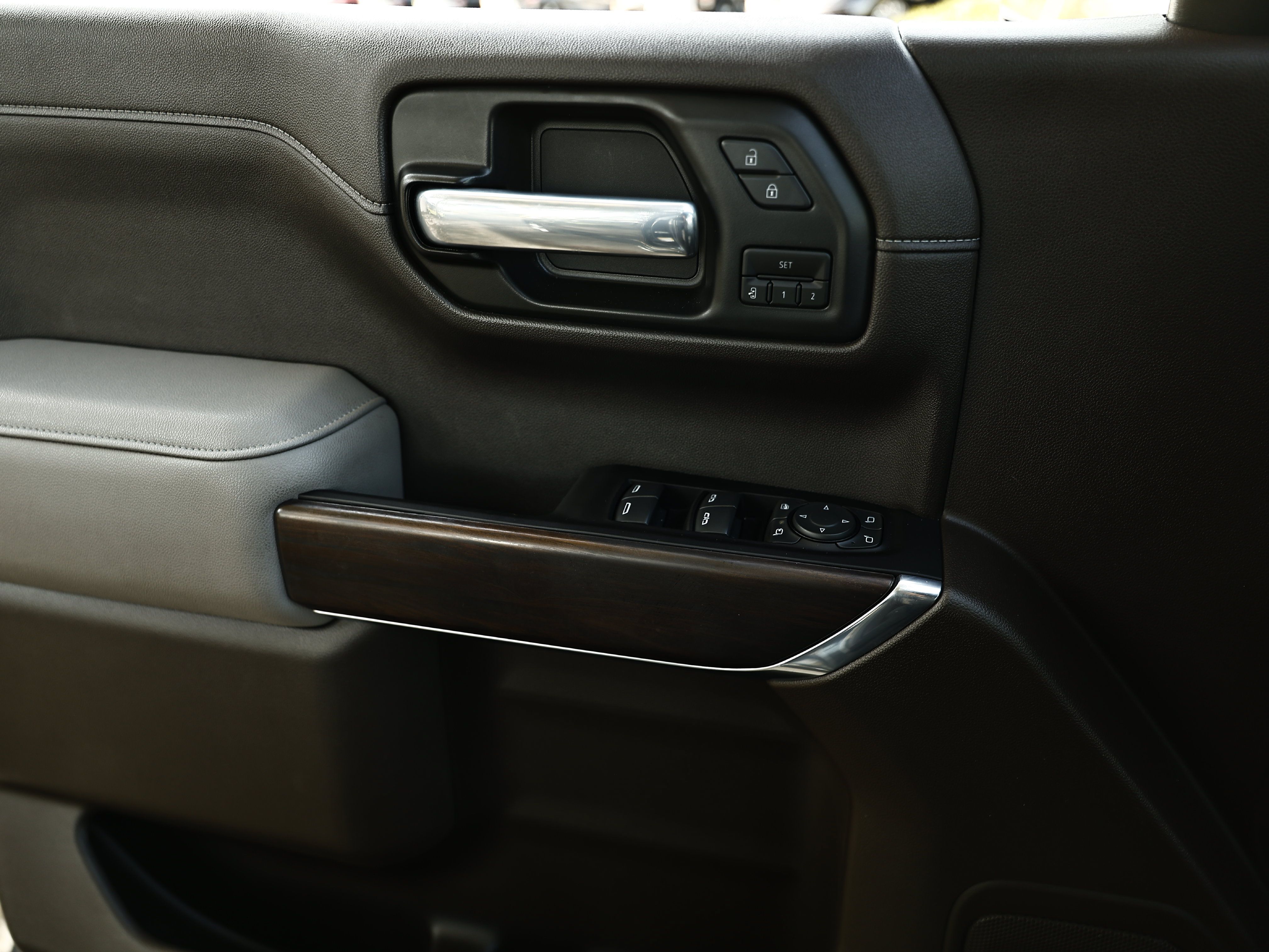 Used 2022 GMC Sierra 1500 SLT AWD/4WD image 19