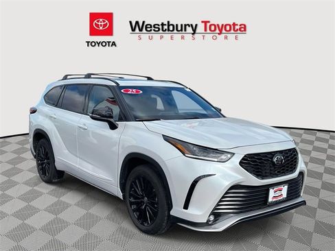 Certified 2025 Toyota Highlander XSE image 1