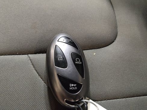 Used 2025 Hyundai Elantra SEL FWD image 32