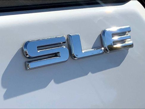 Used 2020 GMC Terrain SLE w/ Driver Convenience Package image 9