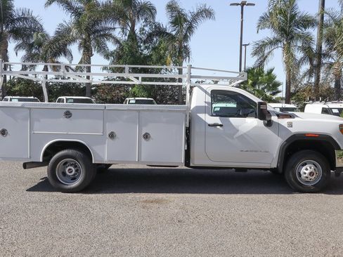 Used 2022 GMC Sierra 3500 Pro w/ Convenience Package image 11