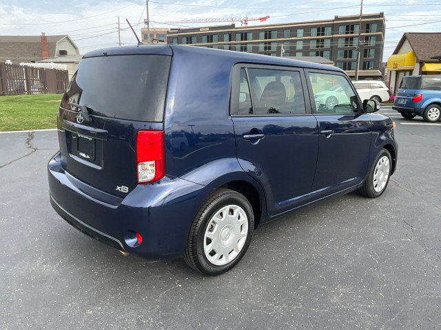 Used 2015 Scion xB FWD image 4