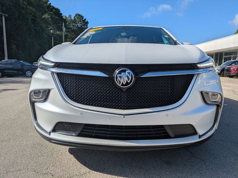 Used 2022 Buick Enclave Essence w/ Sport Touring Edition image 3