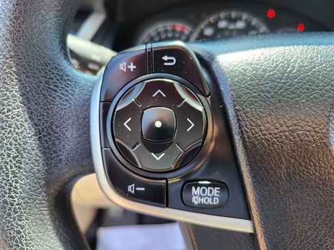 Used 2013 Toyota Camry LE FWD image 35