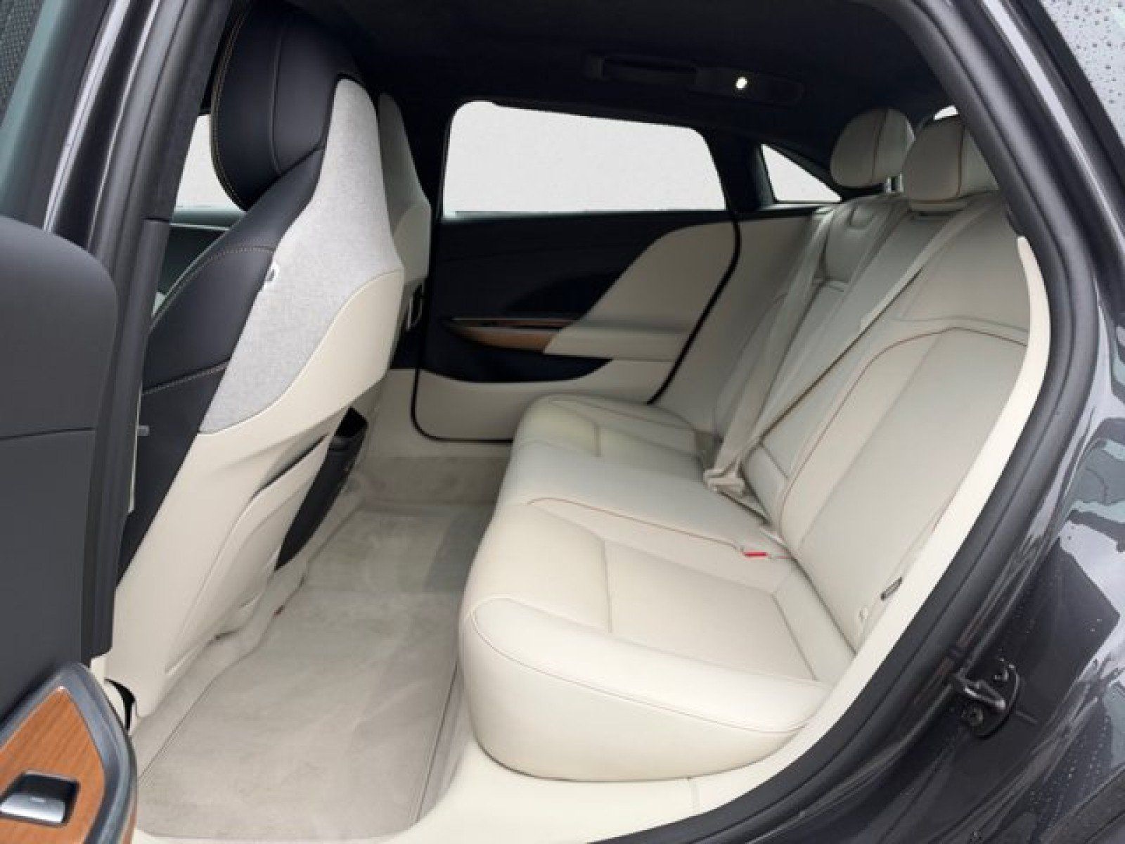 Used 2024 Lucid Air Pure RWD image 18