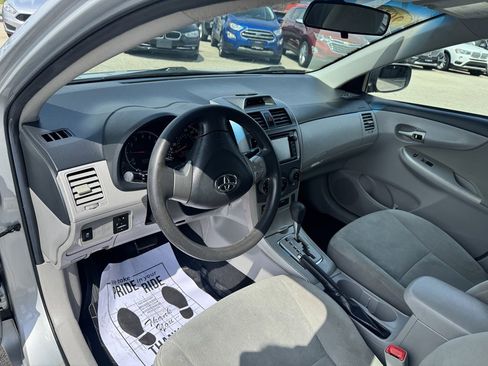 Used 2013 Toyota Corolla LE image 23