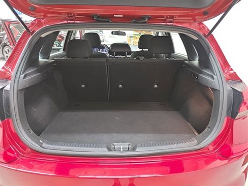 Used 2018 Hyundai Elantra GT image 24