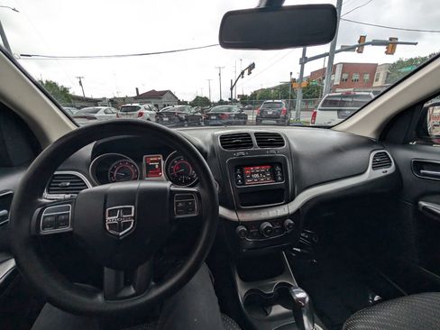 Used 2018 Dodge Journey SE FWD image 22