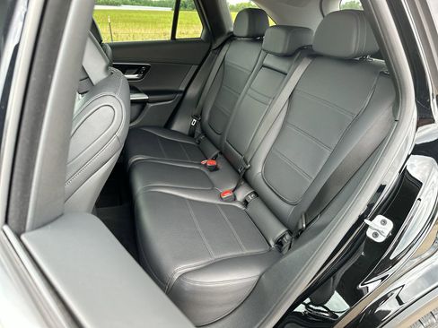 Used 2024 Mercedes-Benz GLC 300 image 19