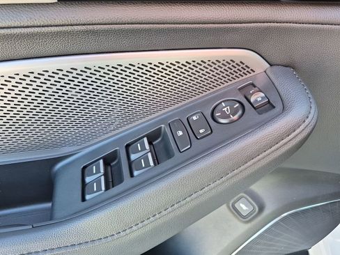 Used 2025 Acura MDX SH-AWD image 28