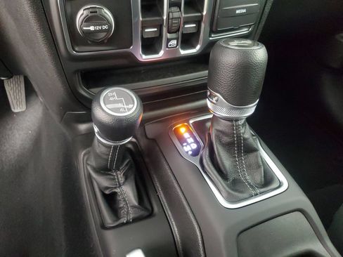 Used 2026 Jeep Wrangler Unlimited Sport AWD/4WD image 16