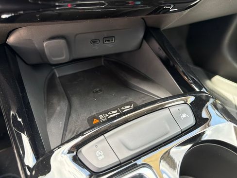 New 2026 Chevrolet Trax ACTIV w/ Sunroof Package FWD image 26